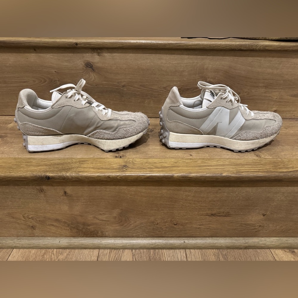 Used but great condition New Balance 327 women’s 8.5 - Picture 6 of 6